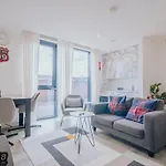 Vibrant Bright Apartment Sheffield Sleeps 2