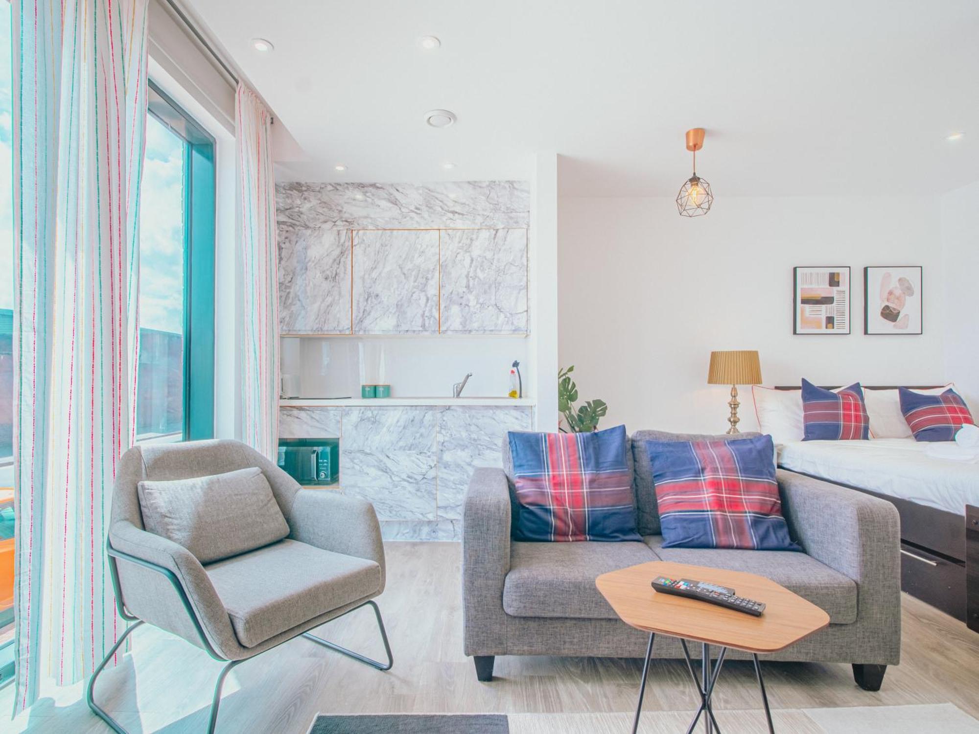 Vibrant Bright Sleeps 2 Apartment Sheffield