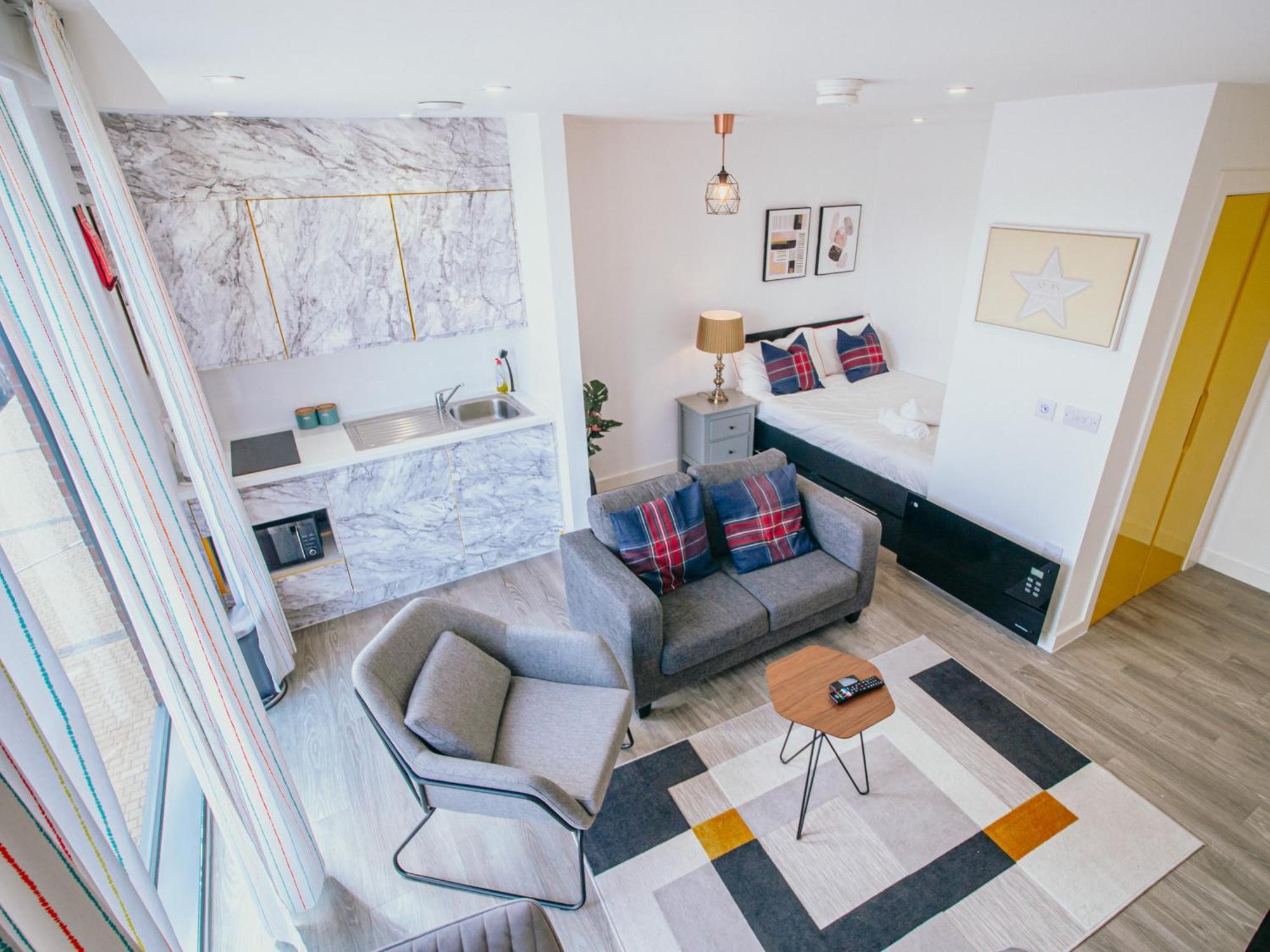 Vibrant Bright Sleeps 2 Apartment *