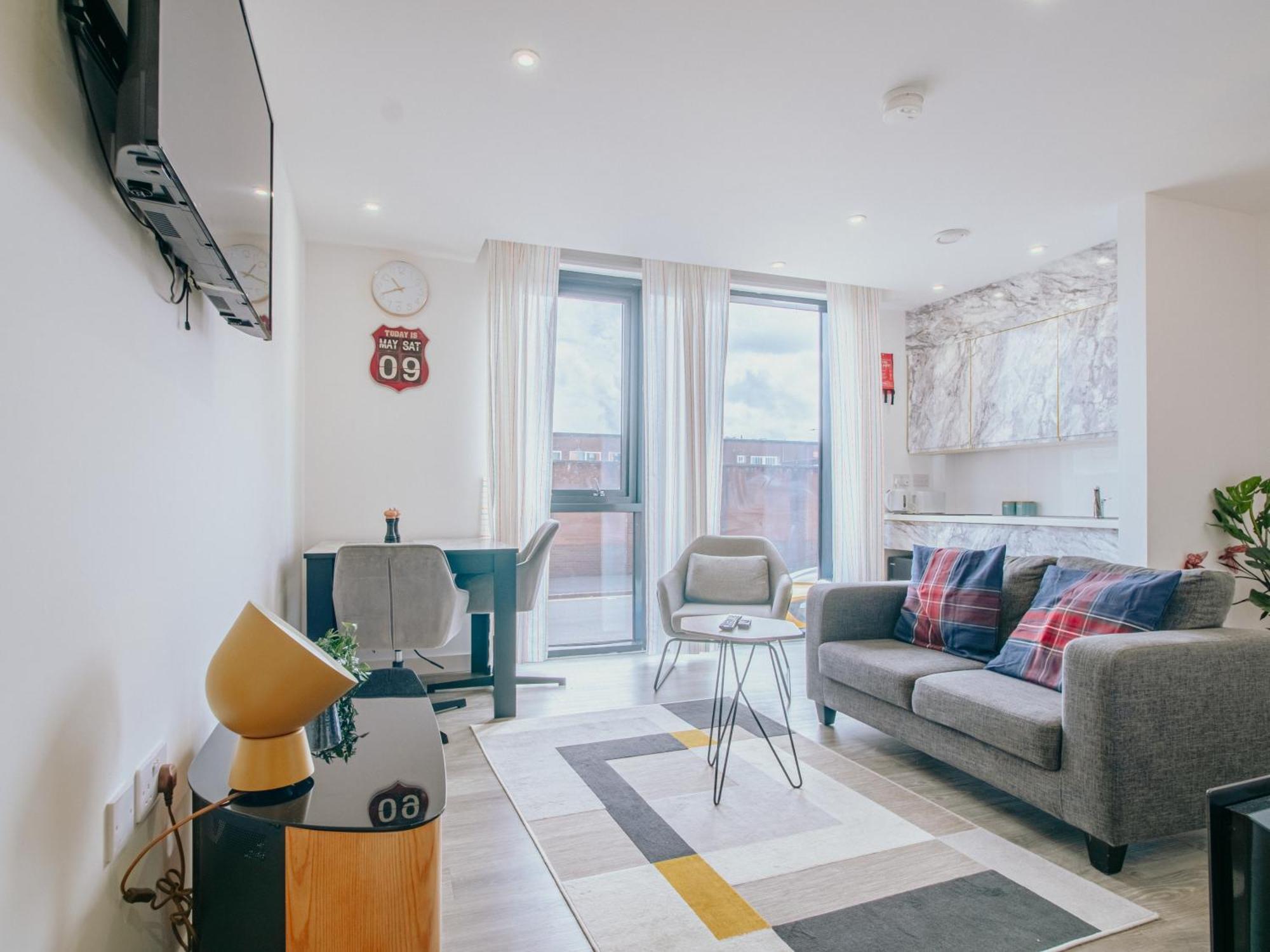 Vibrant Bright Sleeps 2 Apartment *