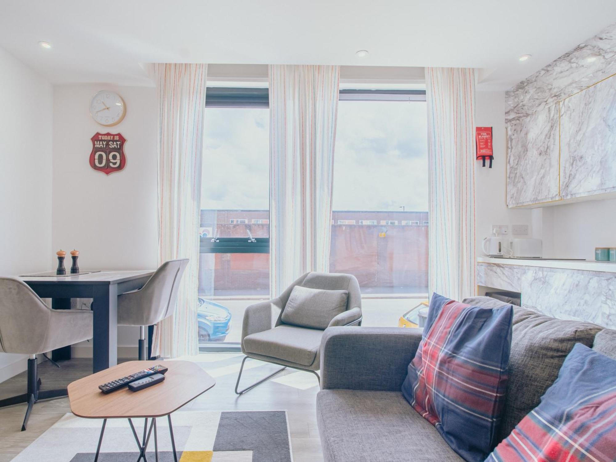 Vibrant Bright Sleeps 2 *